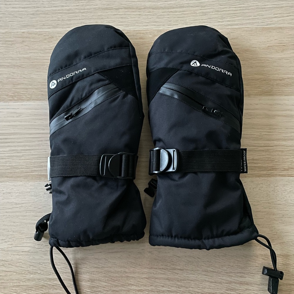 Ski/snowboard gloves